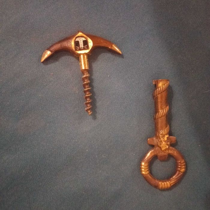 Стари медали ордени и д-р.