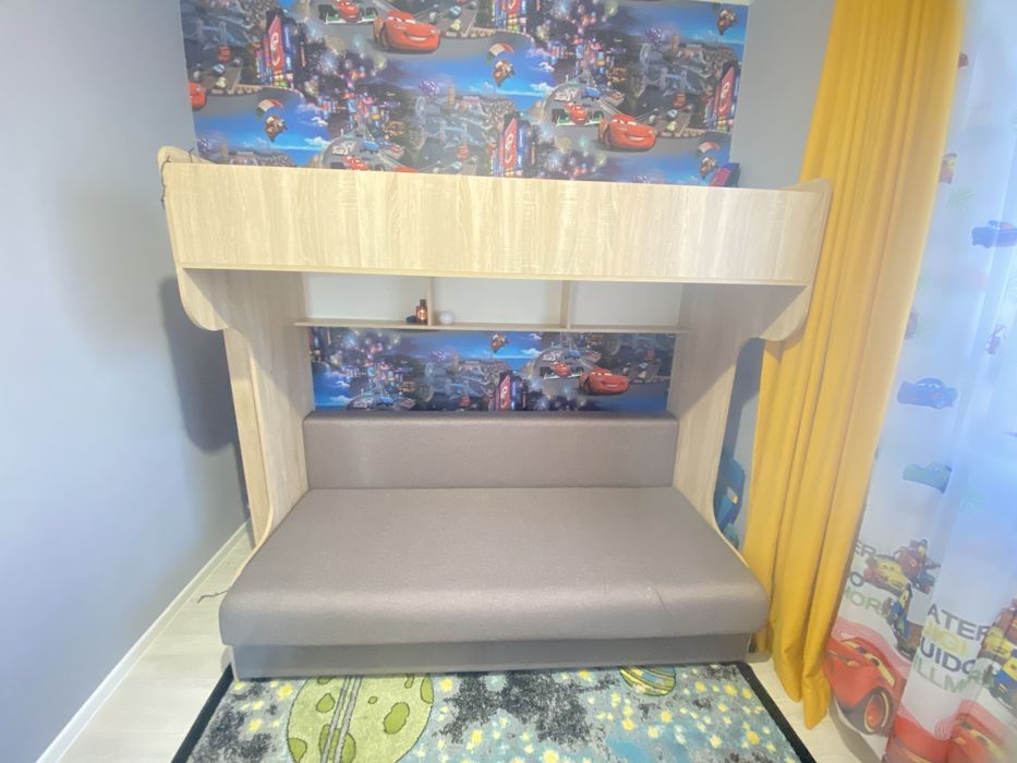 Двухъярусная кровать