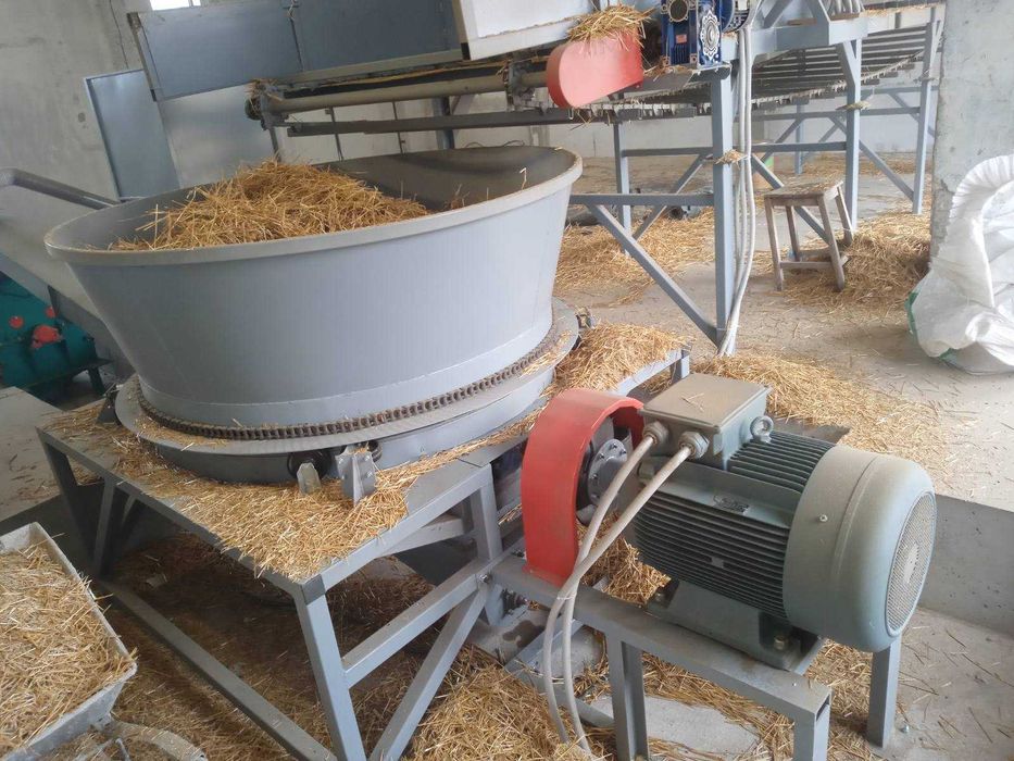 Дробилка за дробене на слама и люцерна