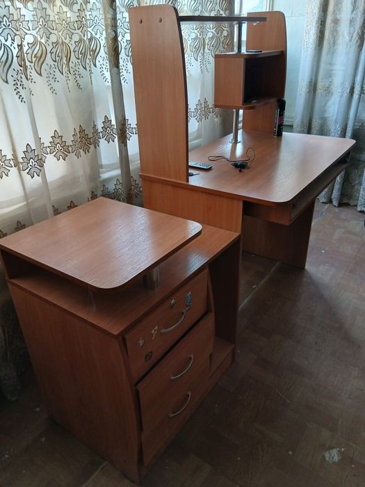 Продам стол для компьютера