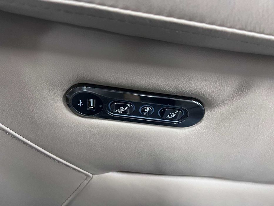 Кремав кожен диван двойка с електрически релаксиращ механизъм