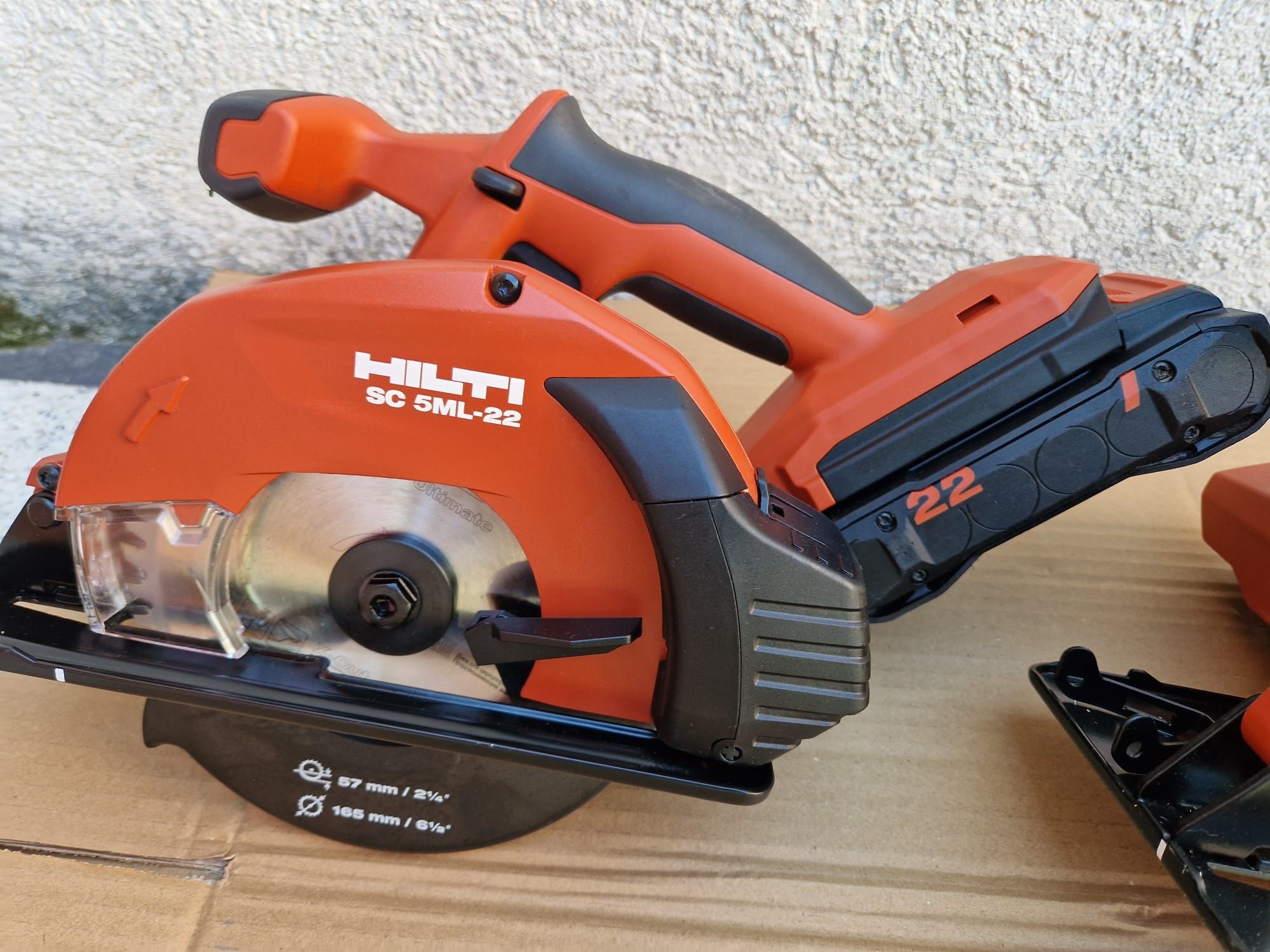 Hilti circular pentru metal pe acumulatori