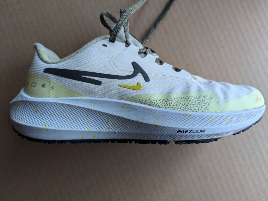 Vând Nike AIR ZOOM PEGASUS SHIELD impermeabi mărimea 37 5l