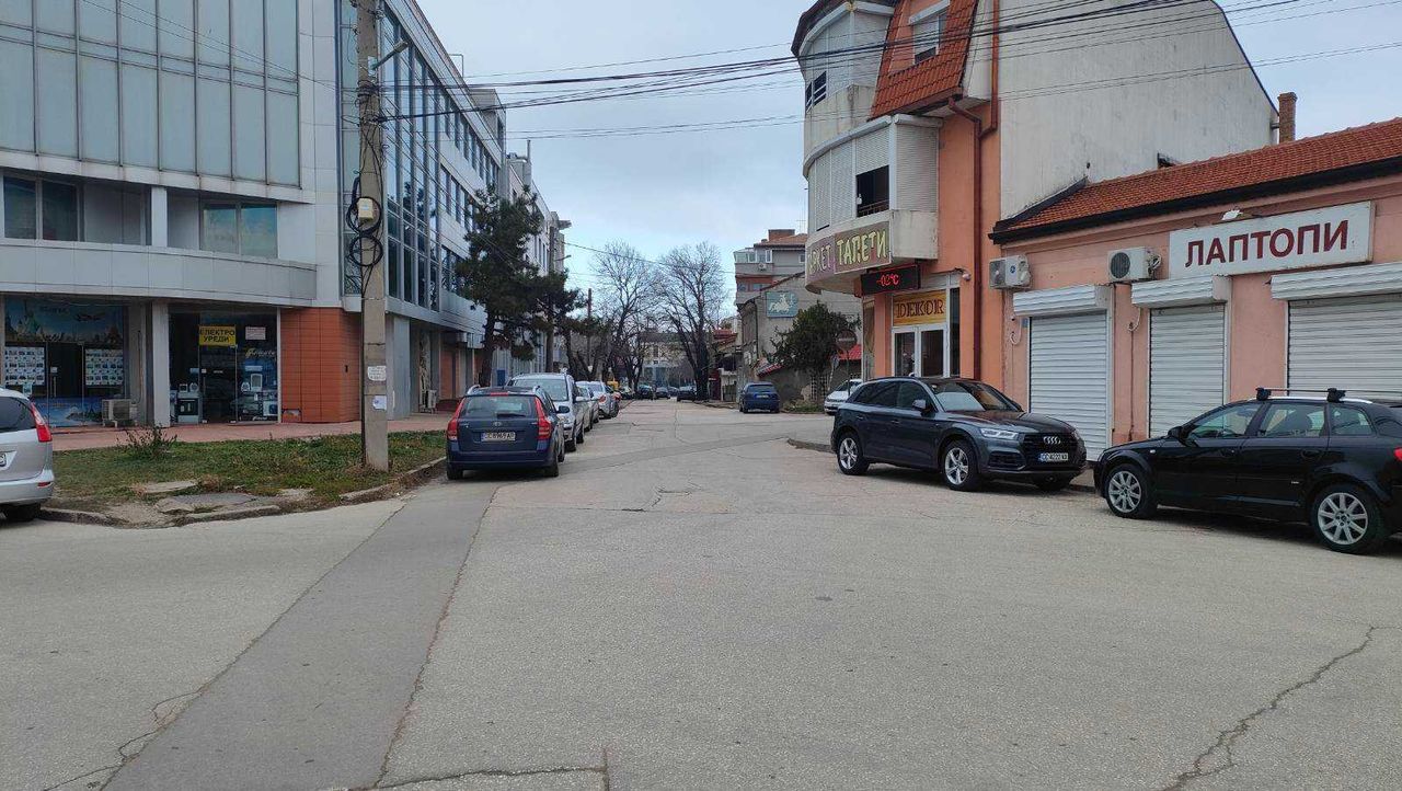 Продава се Магазин в Силистра, Център - 136 кв.м за 938 €/кв.м - Снимка #2