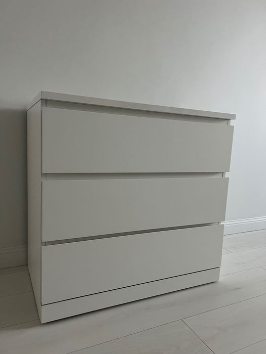 Продается б/у Комод ikea (высота 77 см, ширина 80 см, глубина 48 см).
