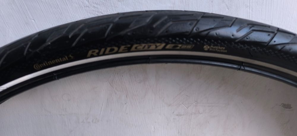 CONTINENTAL 28цола гуми за велосипед,защитени от спукване
