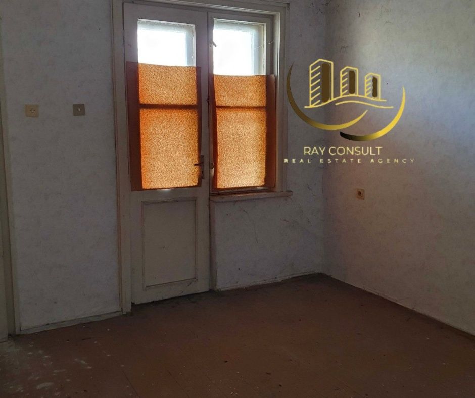 Продава се Двустаен апартамент в Димитровград - 52 кв.м за 451 €/кв.м - Снимка #2