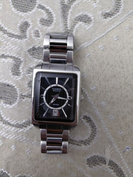 Часы оригинальные,Casio Beside WR50 M,состаяние отличное,крепко держит