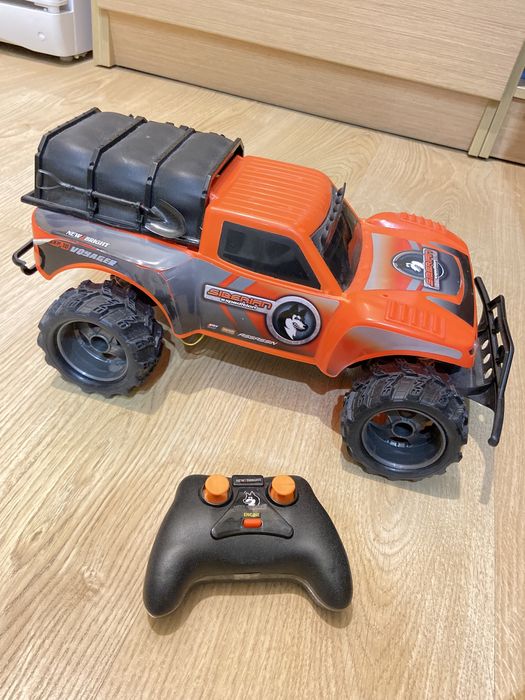 Машинка на пульту