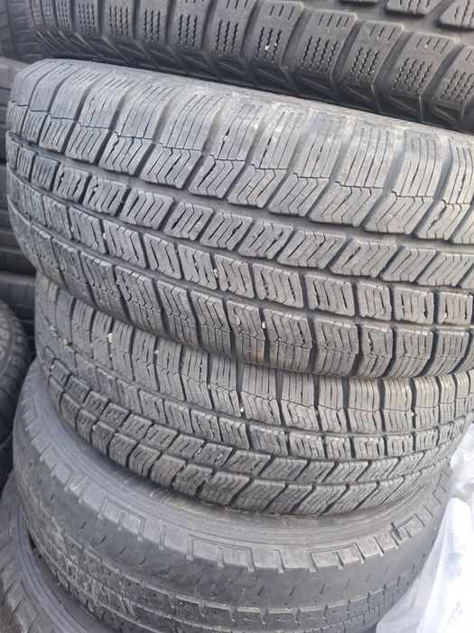 Vand 2 sau 4 anvelope 195 65 15 bune de iarna fără defecte