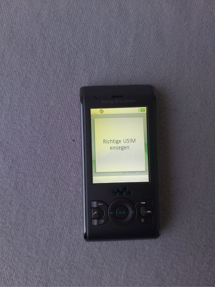 Sony Ericsson W595