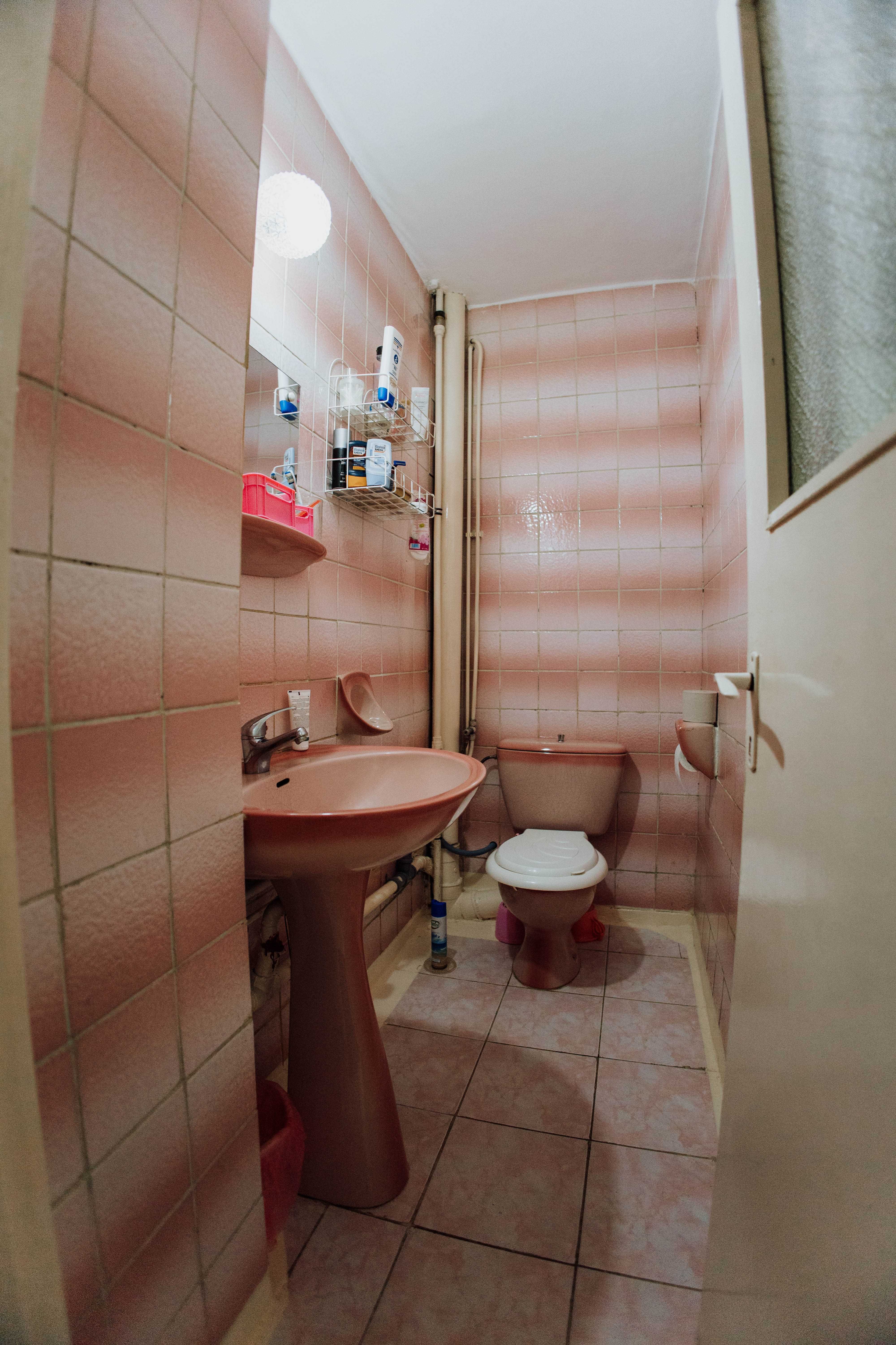 Apartament luminos cu 3 camere, 2 băi de vânzare - Reghin, str. Rodnei
