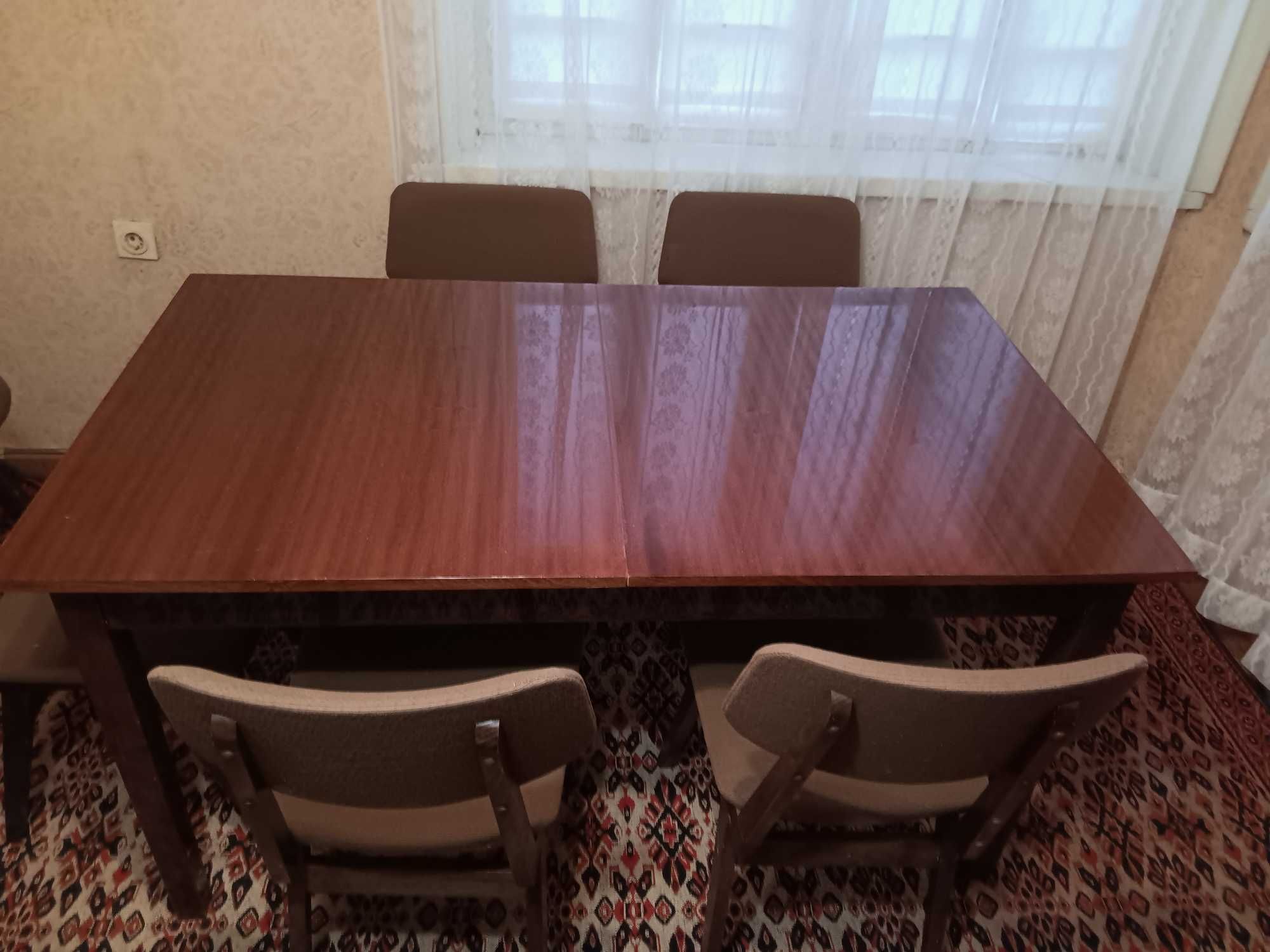 Трапезна масивна дървена маса!