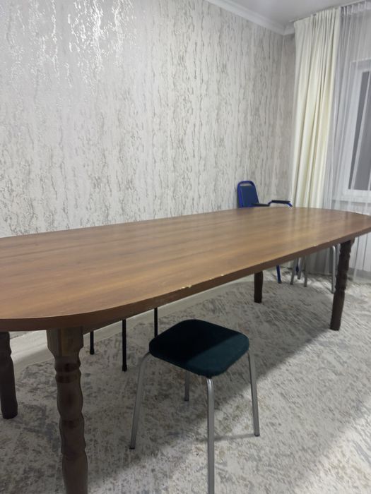 Продам стол в хорошем состояний