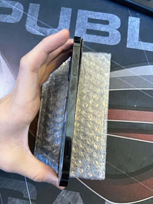 Iphone 12 pro zapchastga boladi