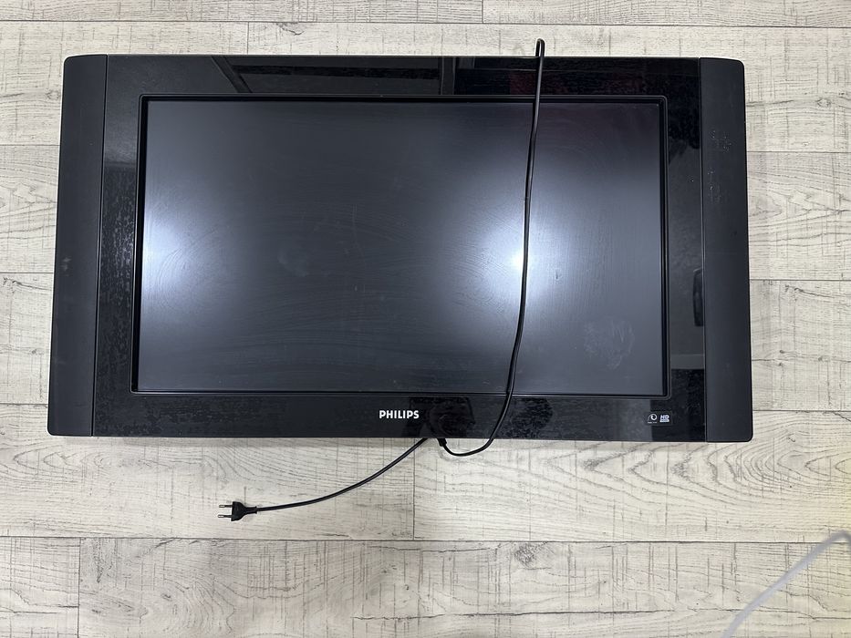 Продас телевизор Philips 32PF7331. Срочно! Торг!!!