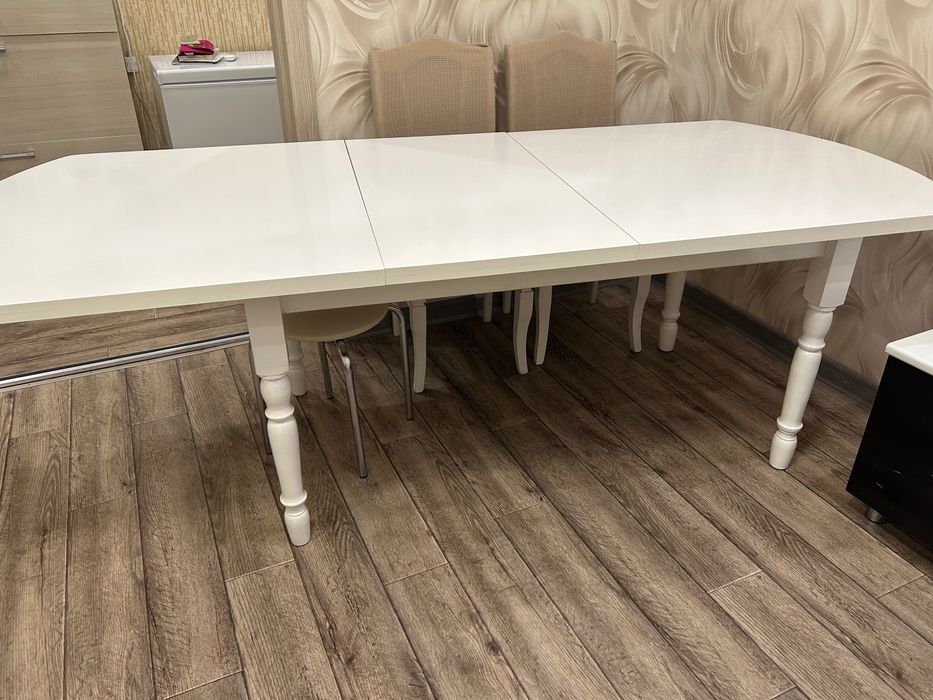 Продается стол раздвижной