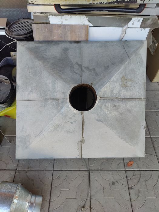 Вытяжка зонт в хорошем состоянии