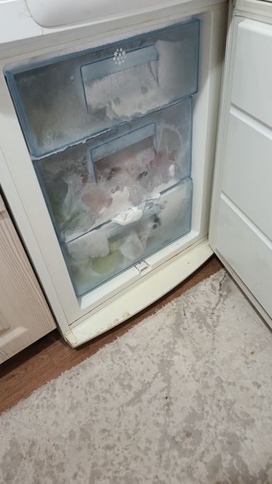 Продаю холодильник