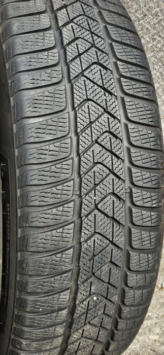 Jante BMW X3 G01 X4 G02 echip iarna 225 60 18 Pirelli * 7 mm DOT 2020