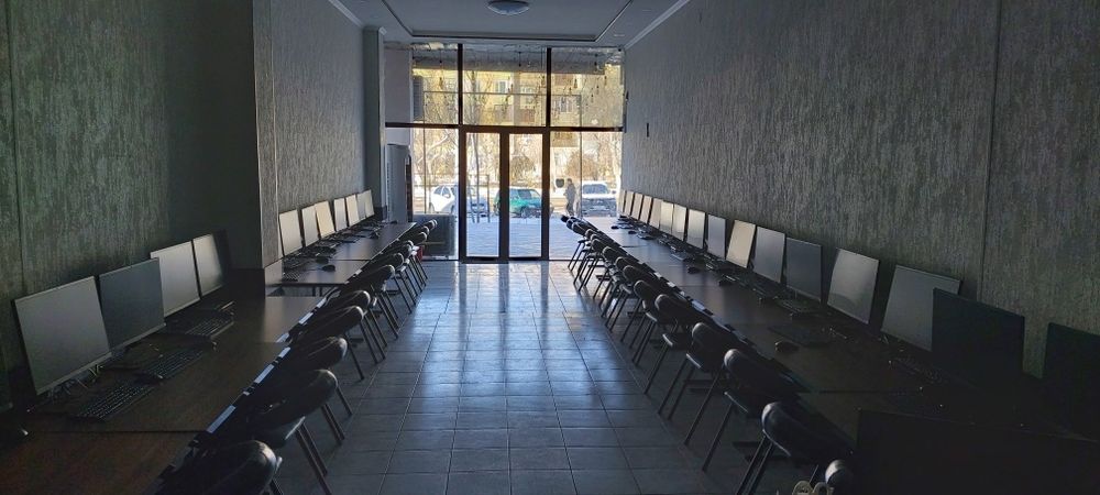 Torgoviy sentrdan do'kon sotiladi