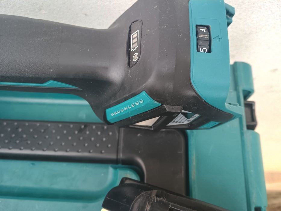 Flex Makita dga513, variator turatie,baterie 6 ah,încărcător,cutie