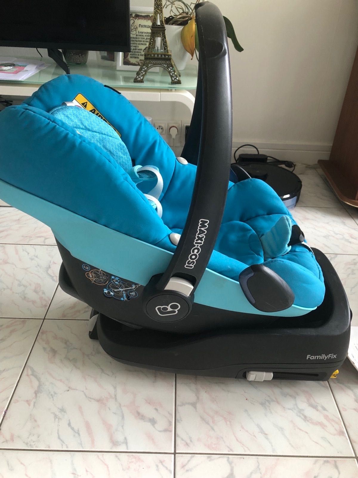 Столче и база за кола Maxi Cosi Pebble Family Fix 360