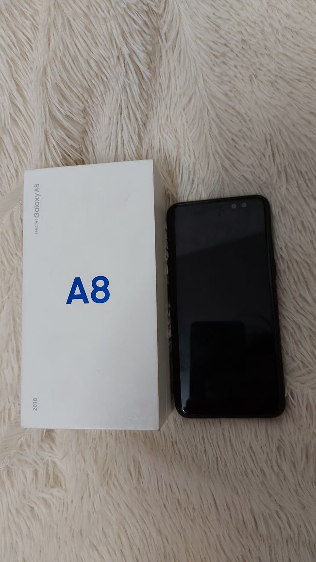 Продам samsung galaxy A8 (2018)