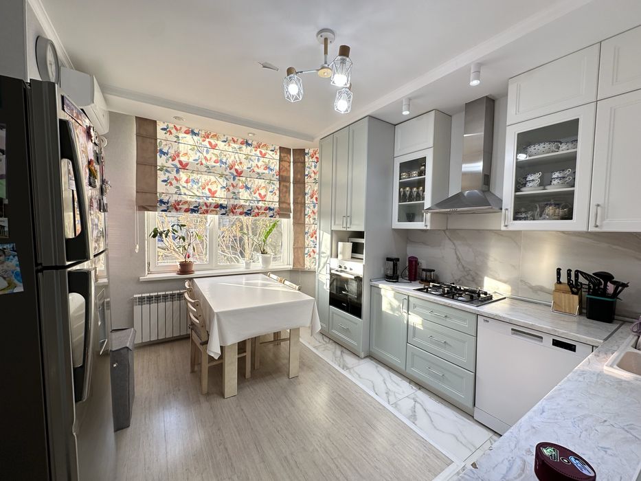 Продается 2-х комнатная квартира в центре города