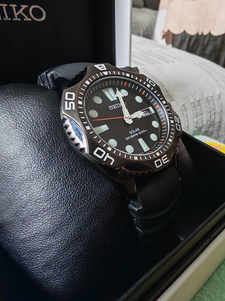 Seiko Solar V158-0AE0 Black Dial DIVERS 200 m