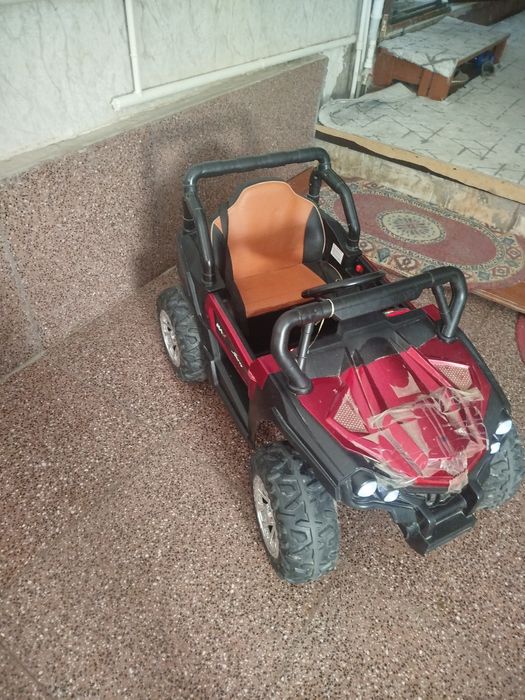 Жагдайы жаксы, ислеп турыпты, пульти, зарядниклары бар