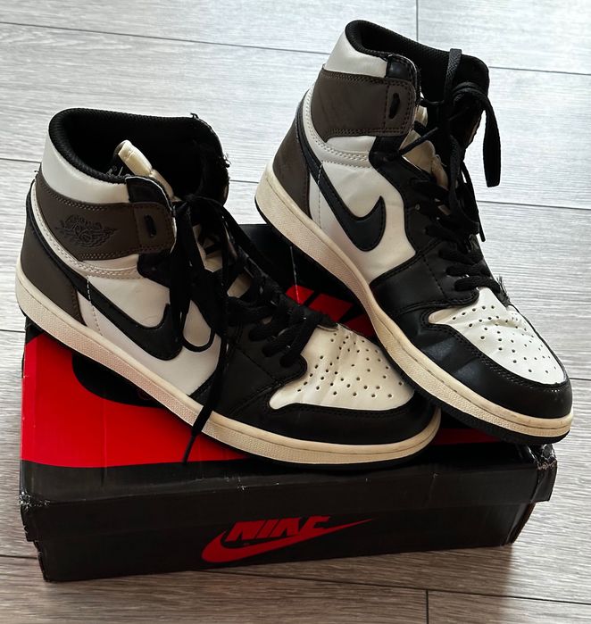 Кецове Nike Air Jordan 1 Retro High Dark Mocha