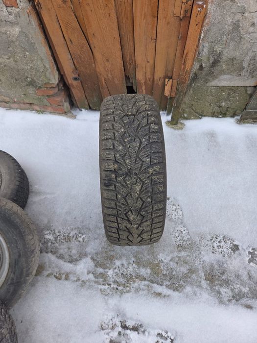 Резина 215/55/17