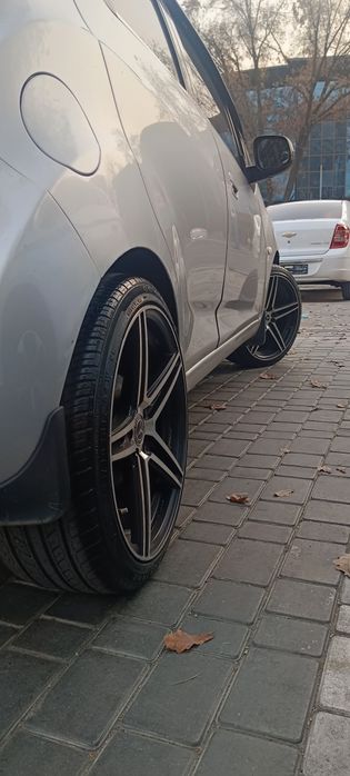 Диска балон 205 40 R17 идеал состояние