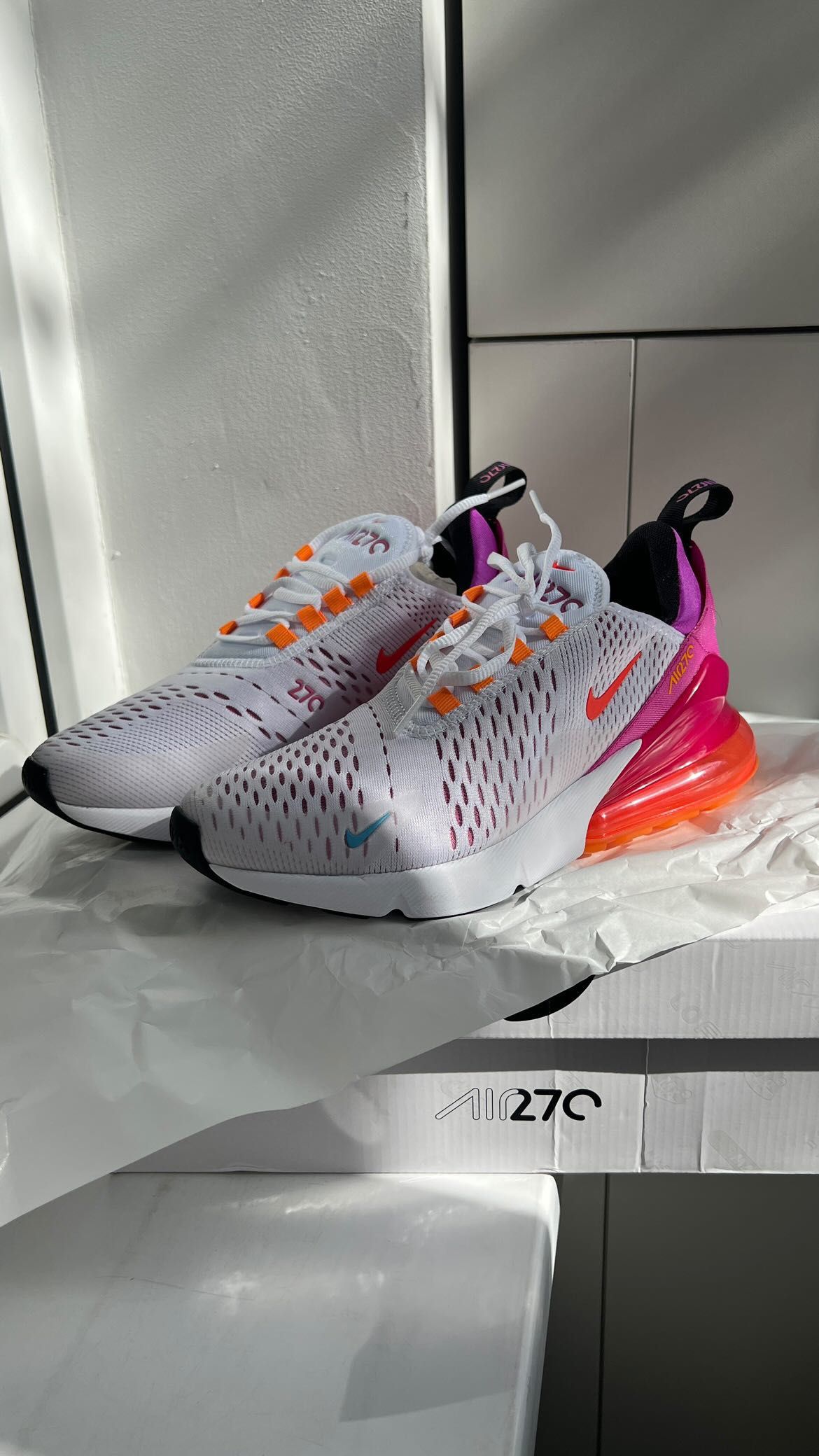 Продам кроссовки Nike AirMax 270