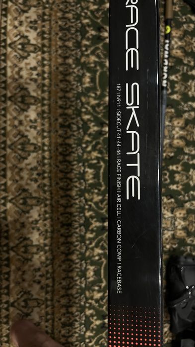 Лыжи , лыжные ботинки палки беговые