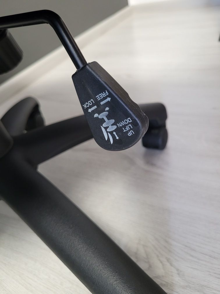 Scaun ergonomic gaming Arka, piele anti transpiratie, perforat
