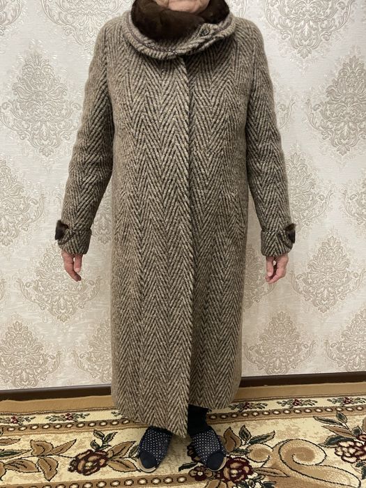 Зимнее пальто в отличном состояний