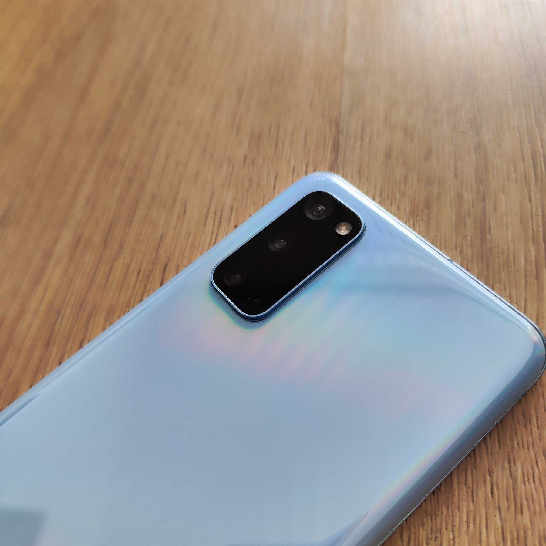 Samsung Galaxy S20 с повреда в дисплея