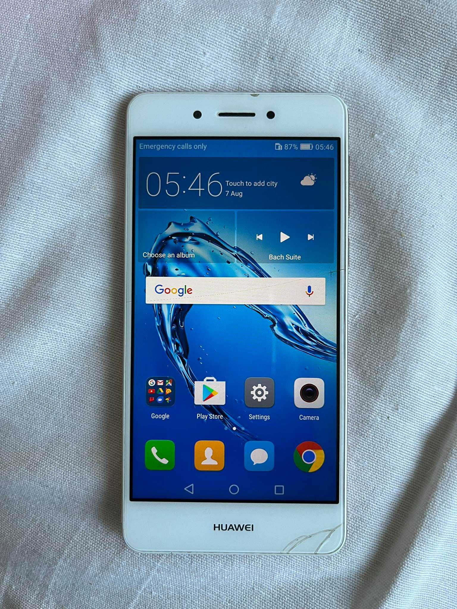 Телефон Huawei Nova Smart