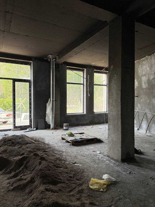 Biznez joy buyuk ipak yoli metro 140m2 1etaj NOVOSTROYJKA srochno