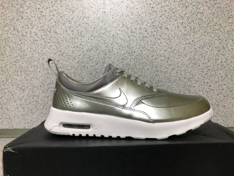 ОРИГИНАЛНИ *** Nike Air Max Thea Pure Platinum / Metallic Silver