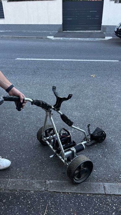 carucior electric golf cu actionare electrica de la maner