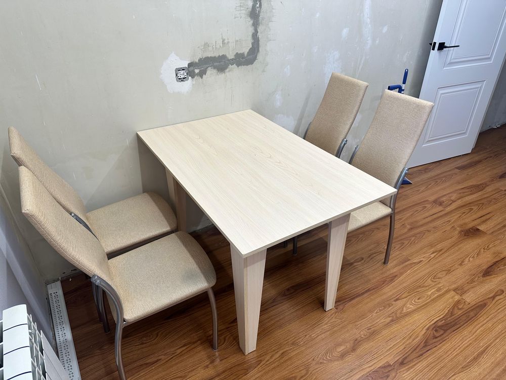 Продам стол и стулья
