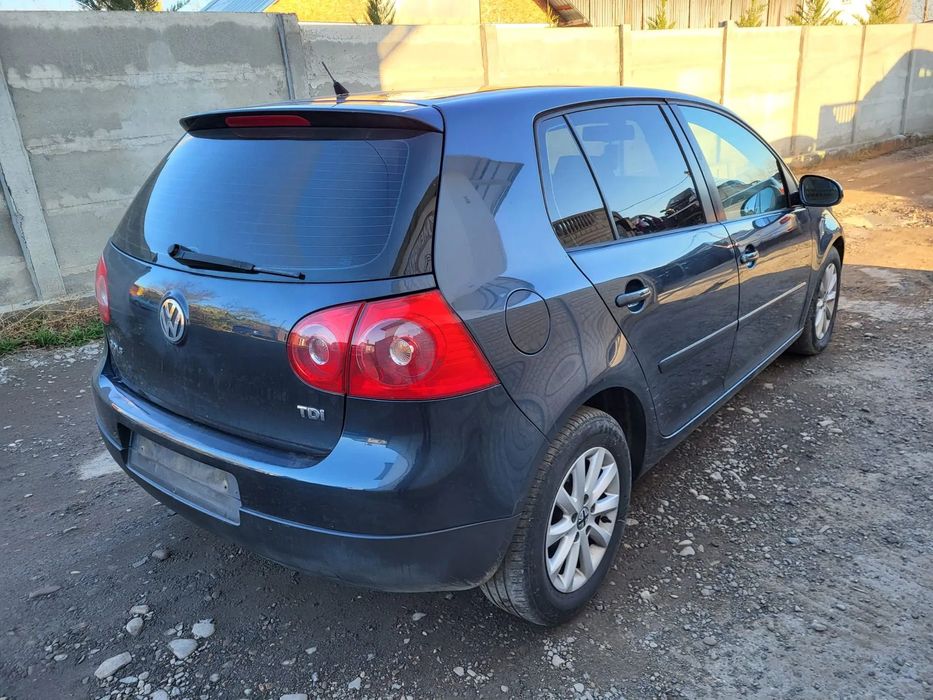 Haion spate /Bara spate/stop stanga-dreapta Volkswagen Golf 5 Hatchback