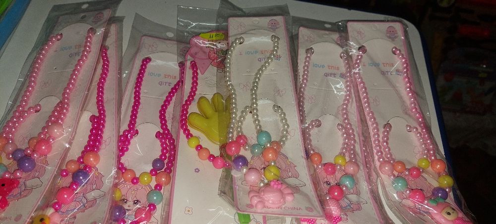 Lot jucarii set margele