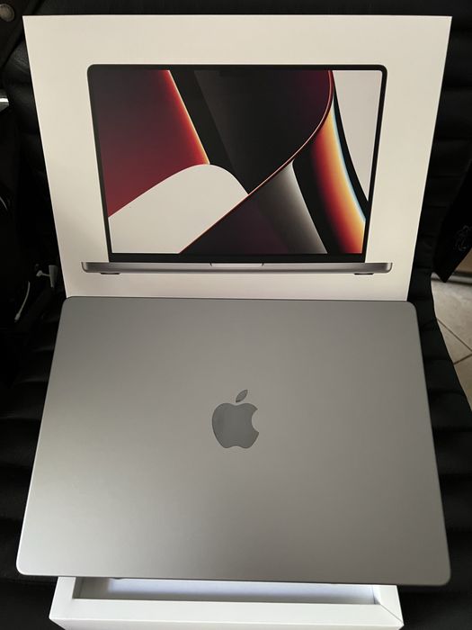  MacBook Pro 16**M1 MAX**64 GB**1 TB SSD**