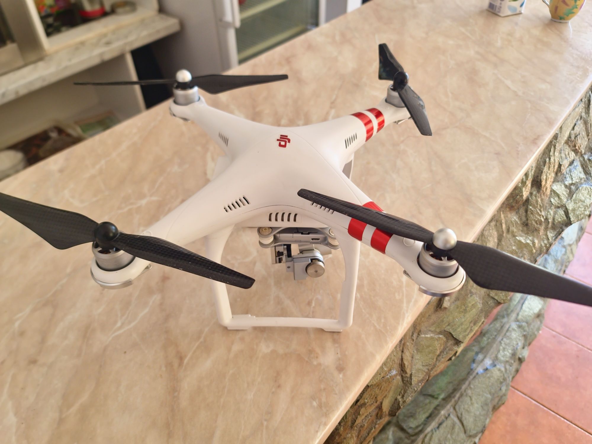 Drona DJI Phantom 3 ca noua