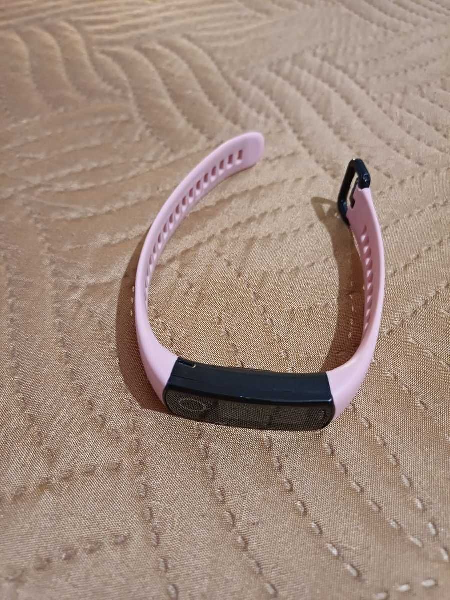 Продавам 2 броя Смарт гривни Honor Band 5 за 60 лева!