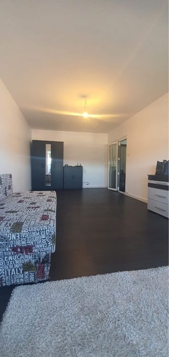 Proprietar, Inchiriez apartament 3 camere, calduros si primitor